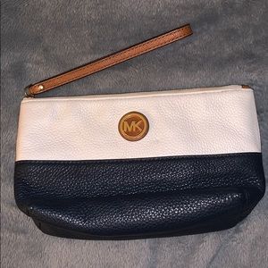 Michael kors wristlet